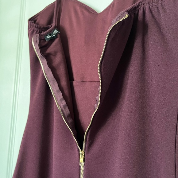 Formal Maroon Body-con Dress - Picture 3 of 4